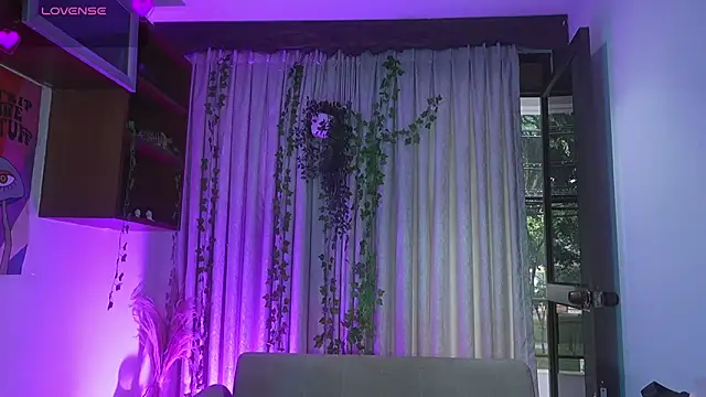 Snapshot of HannaRhodes chatting on 03/12/26, 02:34 HannaRhodes online show from 03/12/26, 02:34