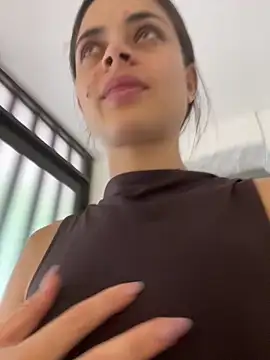 Snapshot of HannaRhodes chatting on 03/18/26, 01:25 HannaRhodes online show from 03/18/26, 01:25