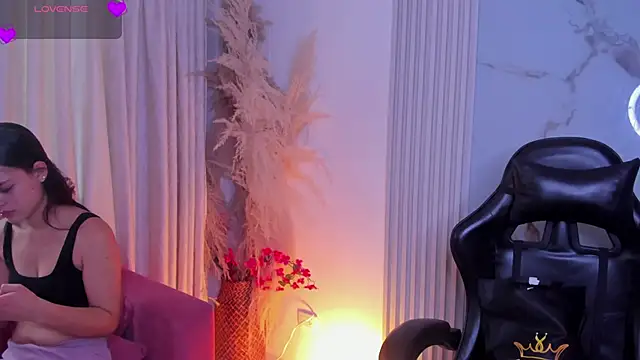 HannaRhodes online show from 04/28/26, 02:44