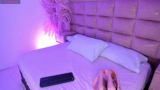 HannaRhodes online show from 05/30/26, 01:41