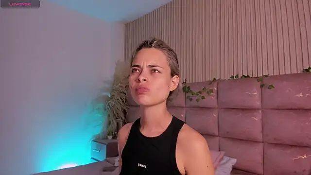 HannaRhodes online show from 06/23/26, 09:35