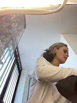 HannaRhodes online show from 06/24/26, 12:15