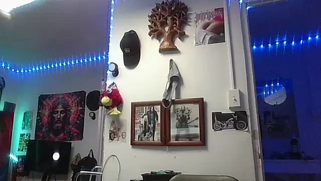 Snapshot of Undercover_Pornstar chatting on 03/24/26, 06:57 Undercover Pornstar online show from 03/24/26, 06:57