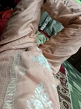 Snapshot of QUEEN-X-CPL chatting on 02/26/25, 05:39 QUEEN-X-CPL online show from 02/26/25, 05:39