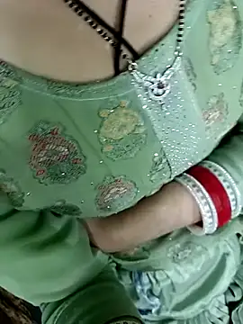 Snapshot of QUEEN-X-CPL chatting on 02/26/25, 08:44 QUEEN-X-CPL online show from 02/26/25, 08:44