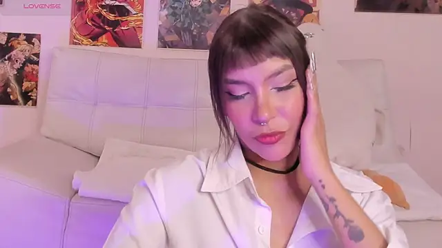 Luna-Chann online show from 09/17/25, 09:05