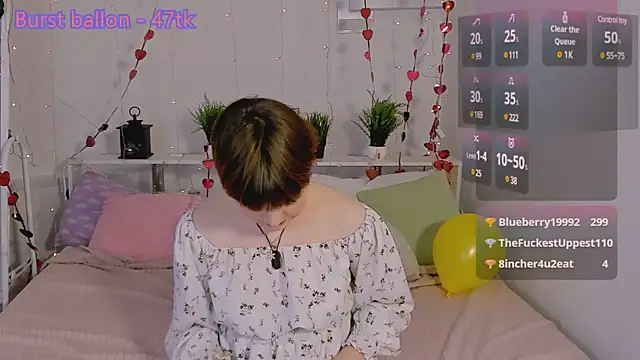 Snapshot of DreamyLuna chatting on 01/25/25, 11:43 DreamyLuna online show from 01/25/25, 11:43