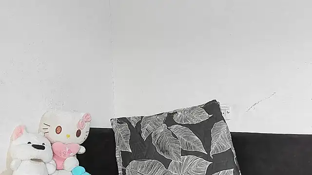 Snapshot of salome_daniel chatting on 06/25/26, 02:54 salome daniel online show from 06/25/26, 02:54