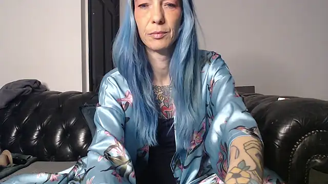 Snapshot of RavenryderUK chatting on 12/14/24, 10:50 RavenryderUK online show from 12/14/24, 10:50