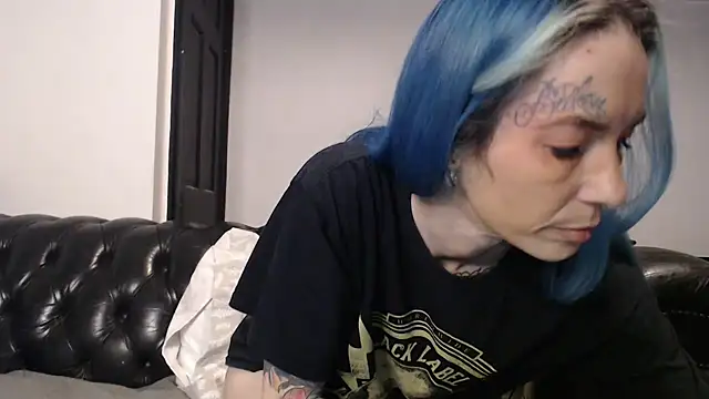 Snapshot of RavenryderUK chatting on 01/21/25, 08:00 RavenryderUK online show from 01/21/25, 08:00