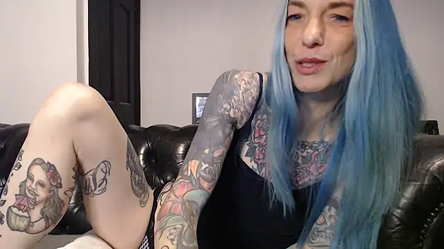 Snapshot of RavenryderUK chatting on 01/25/25, 01:10 RavenryderUK online show from 01/25/25, 01:10