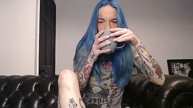 Snapshot of RavenryderUK chatting on 03/17/25, 08:30 RavenryderUK online show from 03/17/25, 08:30
