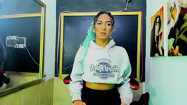 Isabella stanford2 online show from 11/19/25, 12:38