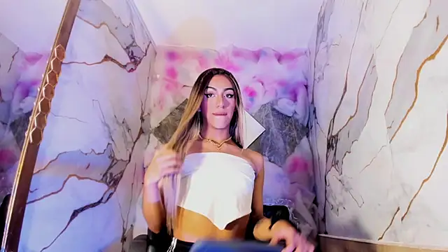 Isabella stanford2 online show from 12/15/25, 10:25