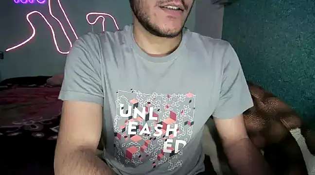 Snapshot of hunter_boy chatting on 01/14/25, 07:21 hunter boy online show from 01/14/25, 07:21