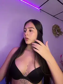 Snapshot of kanne_mia chatting on 03/23/25, 03:54 kanne mia online show from 03/23/25, 03:54