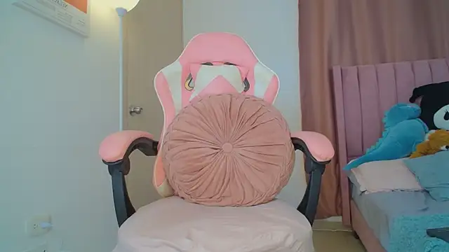 Snapshot of emmily_forev3r chatting on 01/31/26, 09:02 emmily forev3r online show from 01/31/26, 09:02