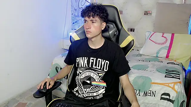 johnny cagee online show from 11/19/25, 04:34