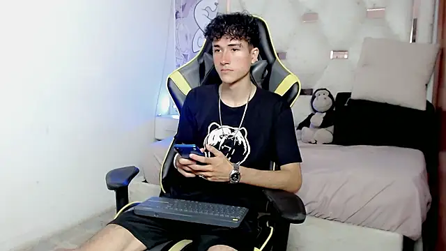 Snapshot of johnny_cagee chatting on 01/14/26, 05:57 johnny cagee online show from 01/14/26, 05:57