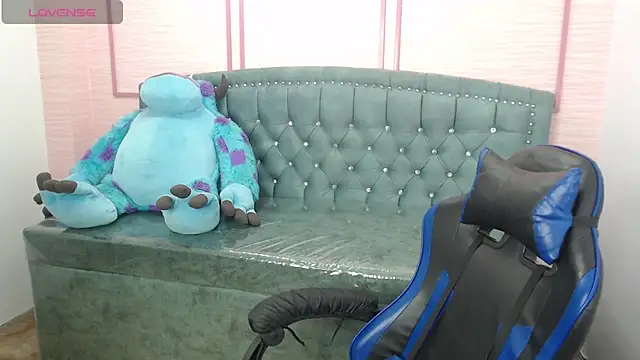 stephania t online show from 02/13/25, 10:23