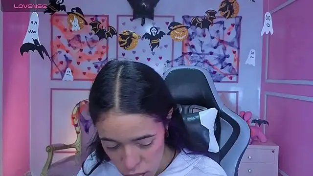 stephania t online show from 10/30/25, 11:44