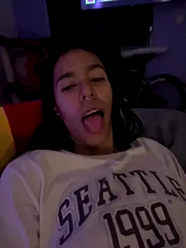 stephania t online show from 12/01/25, 03:33