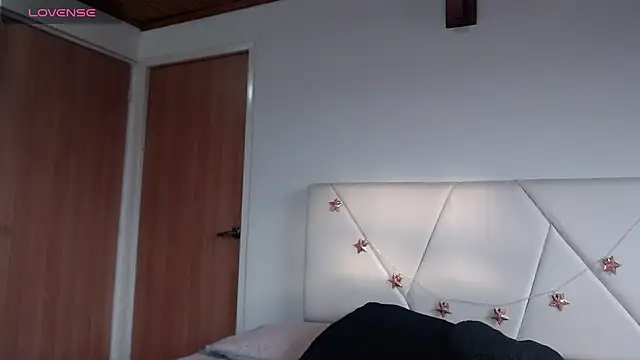 julz 03 online show from 12/05/25, 11:41