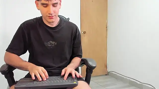 leo030809 online show from 05/14/26, 12:39
