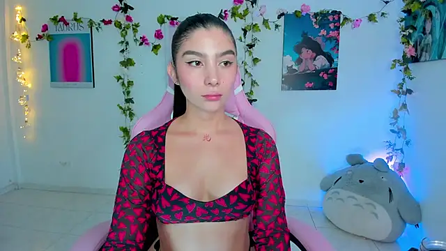 Snapshot of vaura_ chatting on 12/18/24, 03:58 vaura online show from 12/18/24, 03:58