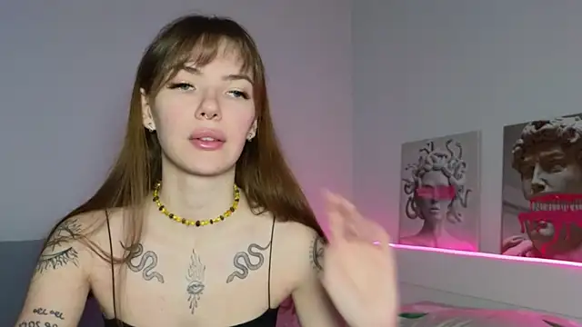 Snapshot of Vetalife chatting on 03/17/25, 10:06 Vetalife online show from 03/17/25, 10:06