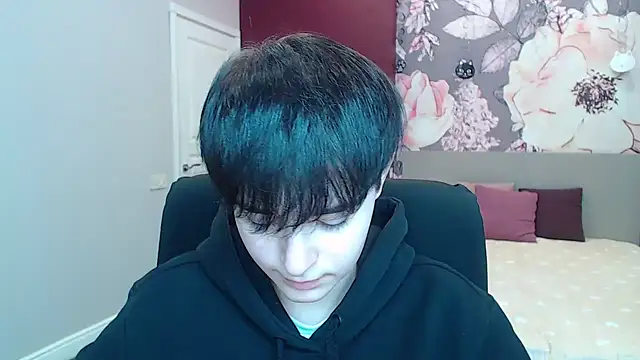 EmiliaYours online show from 12/15/24, 09:45