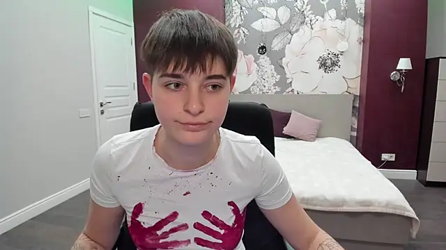 EmiliaYours online show from 11/01/25, 03:25