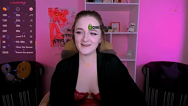 Snapshot of luna_berryy chatting on 09/26/25, 07:51 luna berryy online show from 09/26/25, 07:51