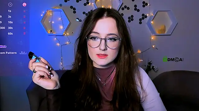 luna berryy online show from 11/13/25, 08:41