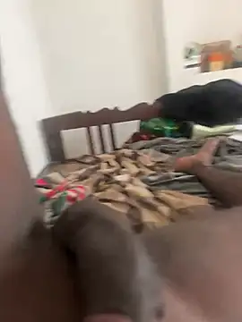 Snapshot of tamil000000 chatting on 01/04/25, 04:33 tamil000000 online show from 01/04/25, 04:33