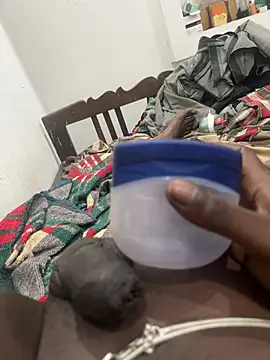 Snapshot of tamil000000 chatting on 01/04/25, 04:11 tamil000000 online show from 01/04/25, 04:11