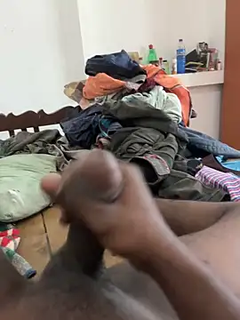 Snapshot of tamil000000 chatting on 02/16/25, 08:21 tamil000000 online show from 02/16/25, 08:21