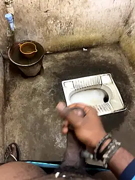 Snapshot of tamil000000 chatting on 01/08/26, 06:32 tamil000000 online show from 01/08/26, 06:32