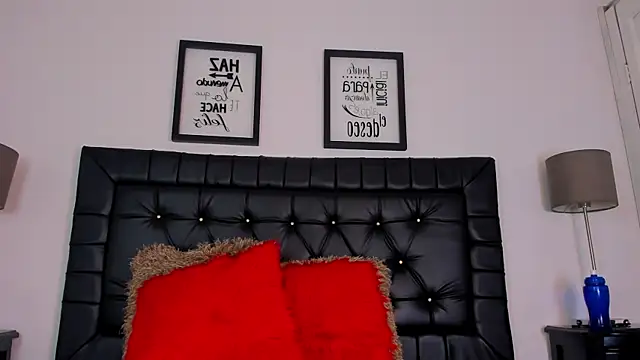 Snapshot of amberlitle chatting on 11/08/25, 11:43 amberlitle online show from 11/08/25, 11:43