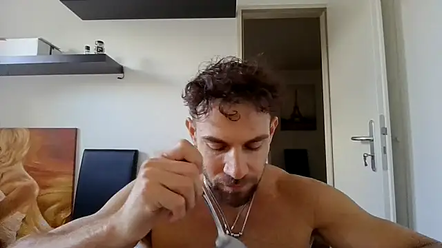 Snapshot of alpha-hunk chatting on 09/14/25, 10:36 alpha-hunk online show from 09/14/25, 10:36