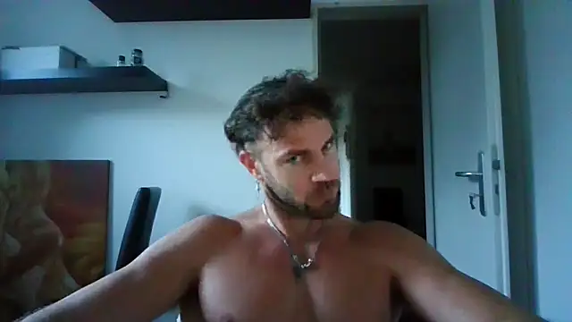 Snapshot of alpha-hunk chatting on 09/15/25, 05:35 alpha-hunk online show from 09/15/25, 05:35