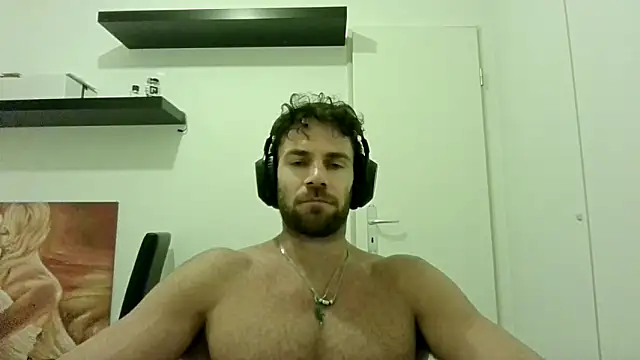 Snapshot of alpha-hunk chatting on 09/20/25, 07:04 alpha-hunk online show from 09/20/25, 07:04