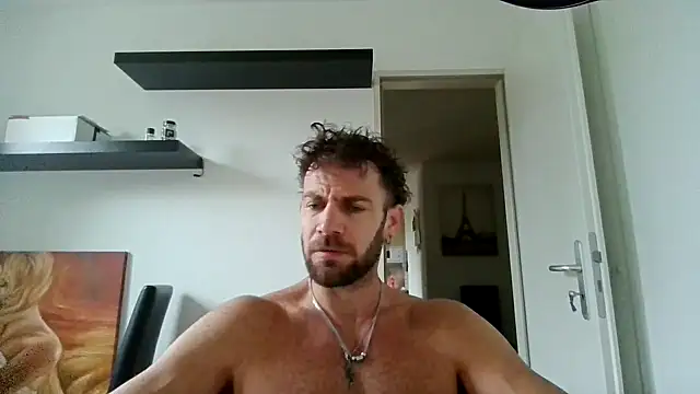 Snapshot of alpha-hunk chatting on 09/23/25, 07:44 alpha-hunk online show from 09/23/25, 07:44