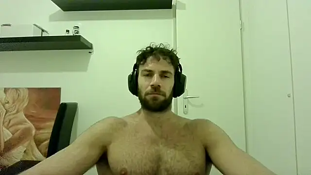 Snapshot of alpha-hunk chatting on 09/30/25, 07:08 alpha-hunk online show from 09/30/25, 07:08
