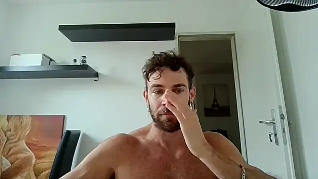 Snapshot of alpha-hunk chatting on 10/01/25, 08:20 alpha-hunk online show from 10/01/25, 08:20