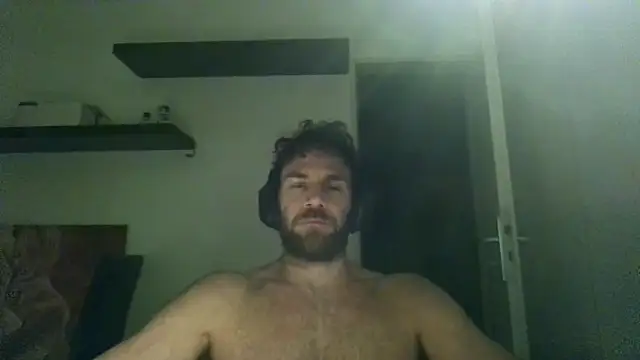Snapshot of alpha-hunk chatting on 10/04/25, 07:01 alpha-hunk online show from 10/04/25, 07:01