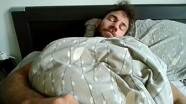 Snapshot of alpha-hunk chatting on 10/05/25, 07:07 alpha-hunk online show from 10/05/25, 07:07