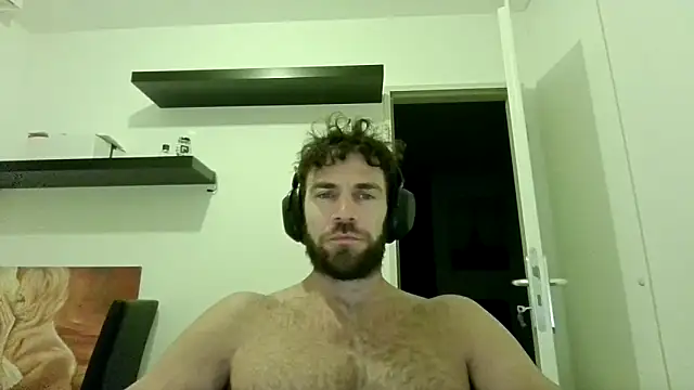 Snapshot of alpha-hunk chatting on 10/11/25, 07:01 alpha-hunk online show from 10/11/25, 07:01