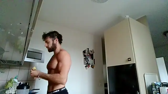 Snapshot of alpha-hunk chatting on 10/16/25, 07:20 alpha-hunk online show from 10/16/25, 07:20