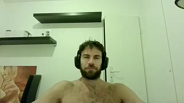 Snapshot of alpha-hunk chatting on 10/18/25, 07:14 alpha-hunk online show from 10/18/25, 07:14